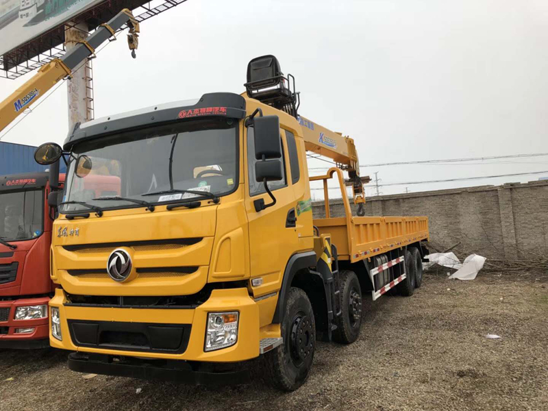 三一隨車(chē)吊與東風(fēng)特商濰柴前四后八隨車(chē)吊價(jià)格解析