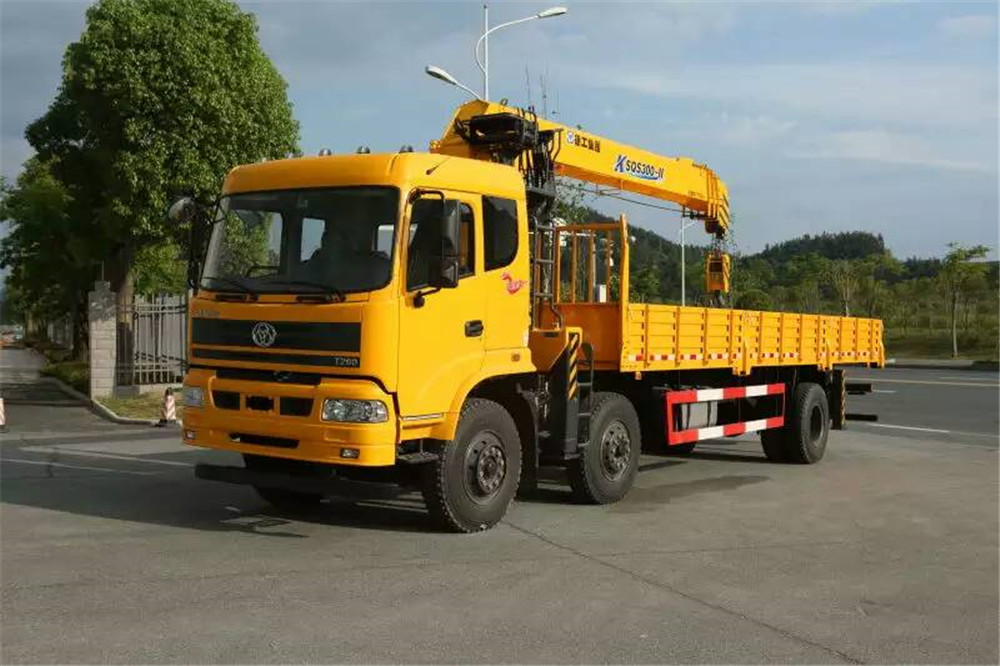 三環(huán)昊龍小三軸10噸-12噸隨車(chē)吊 高效多能的物流裝卸利器