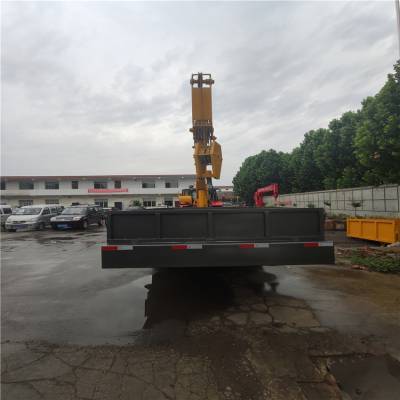 牽引型雙橋平板簡(jiǎn)易吊車(chē) 拖拉機(jī)平板隨車(chē)吊與運(yùn)輸平板起重機(jī)價(jià)格解析